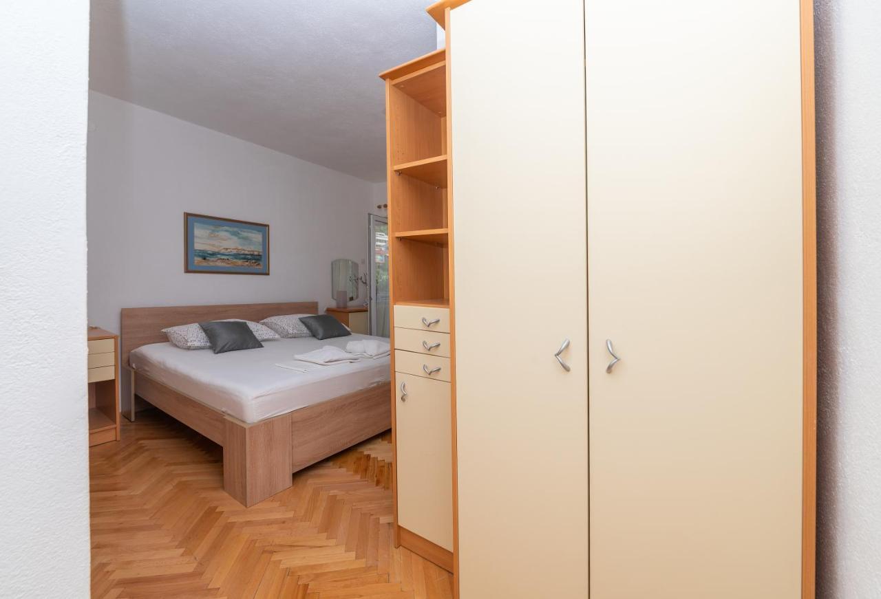 Apartments Marsela Tucepi Exterior photo